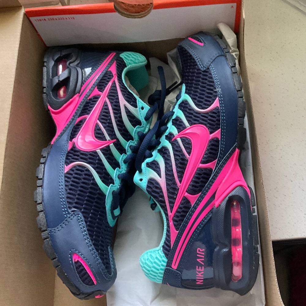 Nike Tennis - Picture 2 of 3